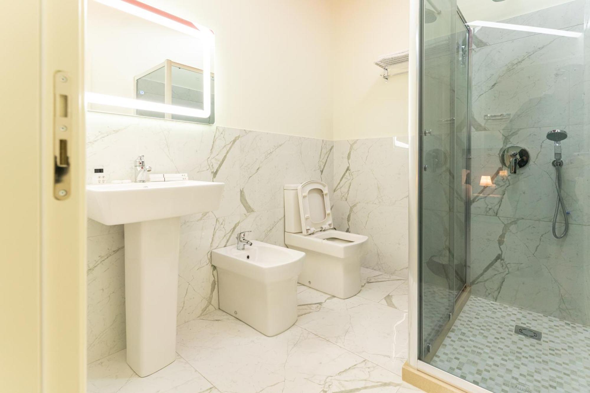 Alko Hotel Shkoder Exterior photo