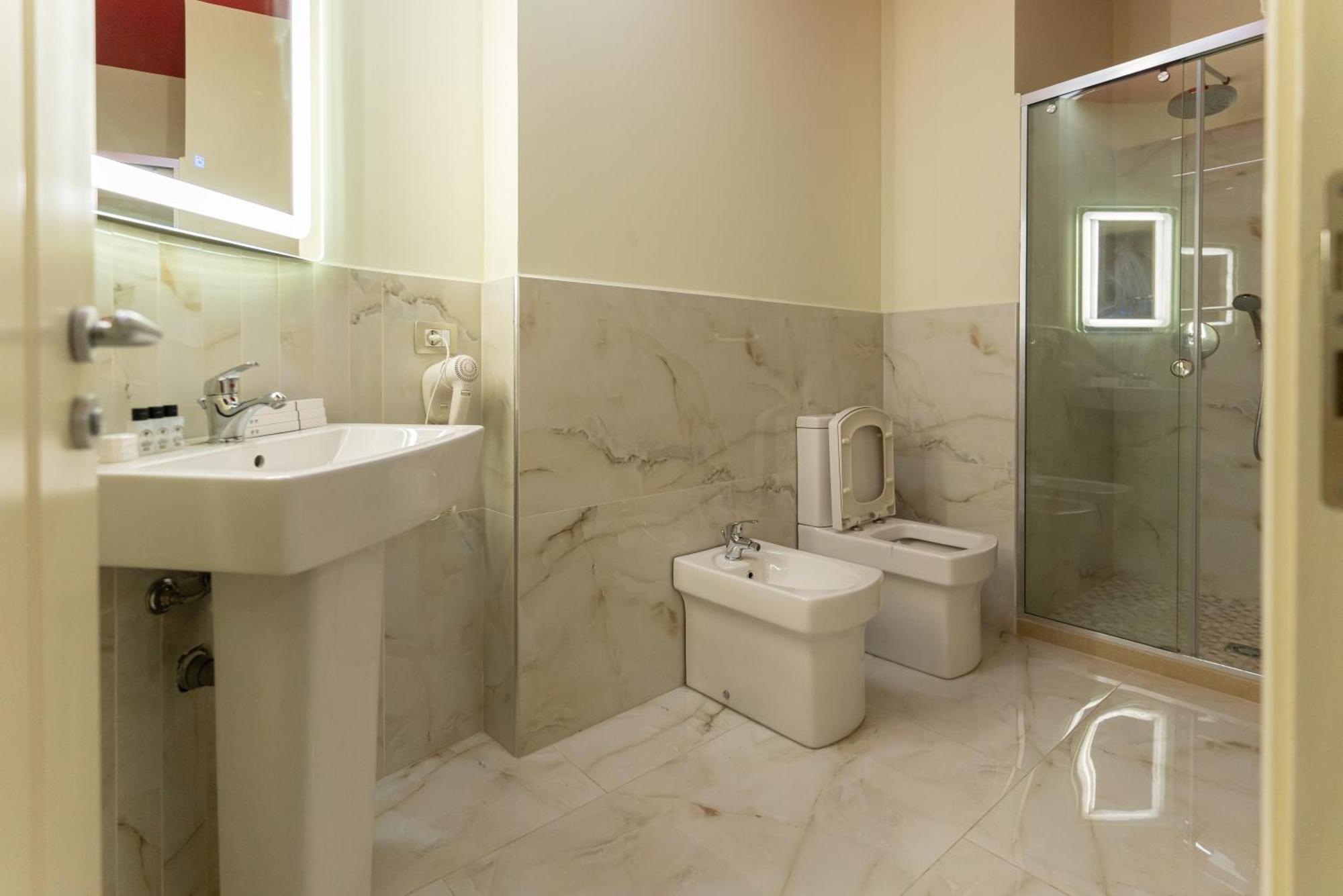 Alko Hotel Shkoder Exterior photo